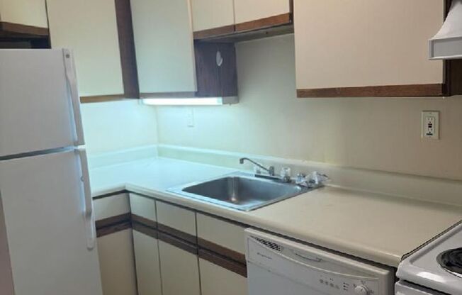 2 beds, 1 bath, $895