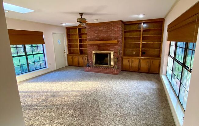 ** Charming 3/2.5 in the Broadmoor/South Highlands area **