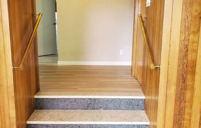 Modern Upgraded 3 bedroom Rambler