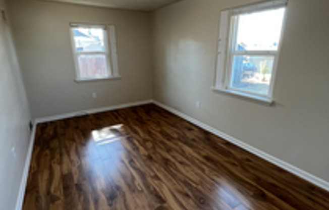 2 beds, 1 bath, $2,350