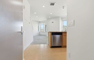 2 beds, 1.5 baths, 901 sqft, $3,695, Unit 14