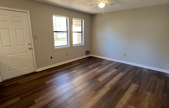 East Athens Duplex  - Recently Updated Flooring and Paint!