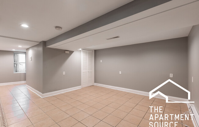 1122 W 19 ST
