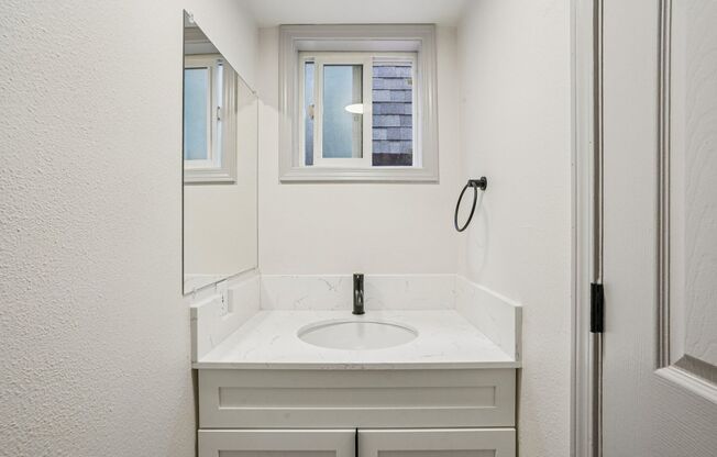 3 beds, 1.5 baths, 1,246 sqft, $1,999, Unit 2619