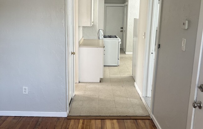 27 C WARREN AVE