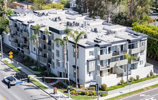 4500 Laurel Canyon Blvd