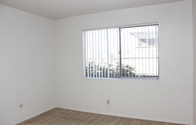 2 beds, 2 baths, $2,350, Unit UNIT 25