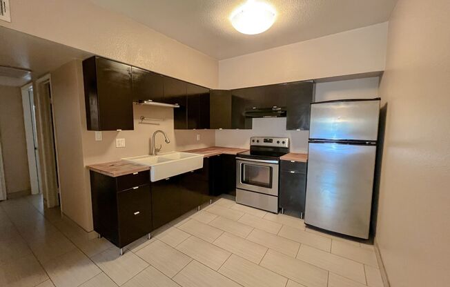 2 beds, 1 bath, 800 sqft, $1,325, Unit 417 - A