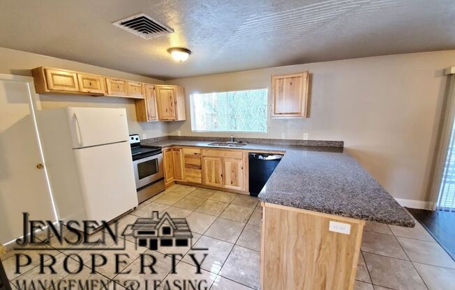 3 beds, 2 baths, $1,725