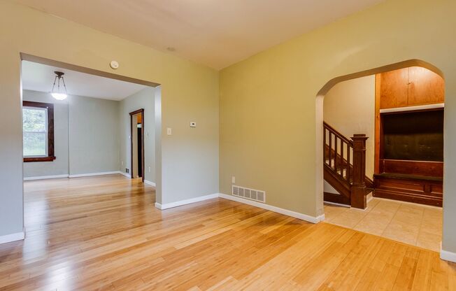 AVAILABLE NOW - Traditional 4+ Bedroom Home Located in Mt. Washington! Ask how you can get up to one month of free rent!