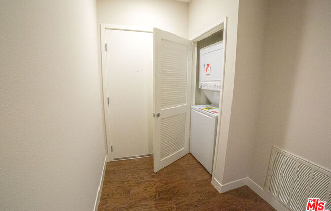 1 bed, 1 bath, 830 sqft, $2,650, Unit 401