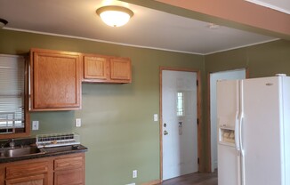 2 beds, 1 bath, $895