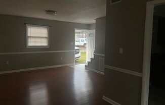 2 beds, 1 bath, $975, Unit Unit #1