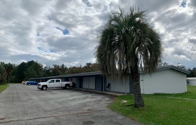 3722 S U.S. Highway 441