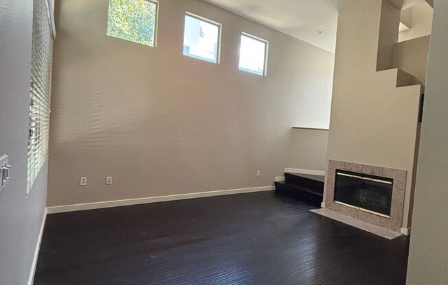 3 beds, 2 baths, $1,900, Unit # 2101