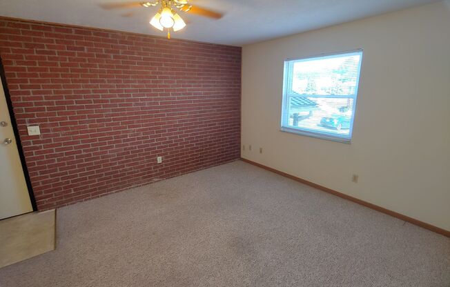 2 beds, 1 bath, 775 sqft, $975, Unit 1227-14