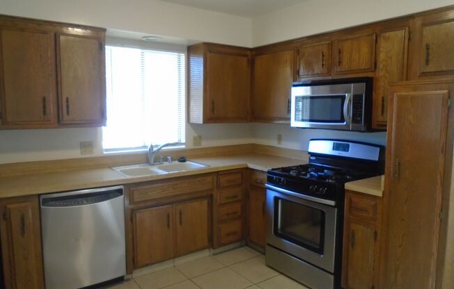 2 beds, 1 bath, $1,350