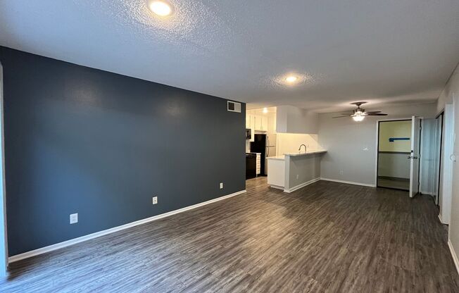 2 beds, 2 baths, 900 sqft, $1,948, Unit 102