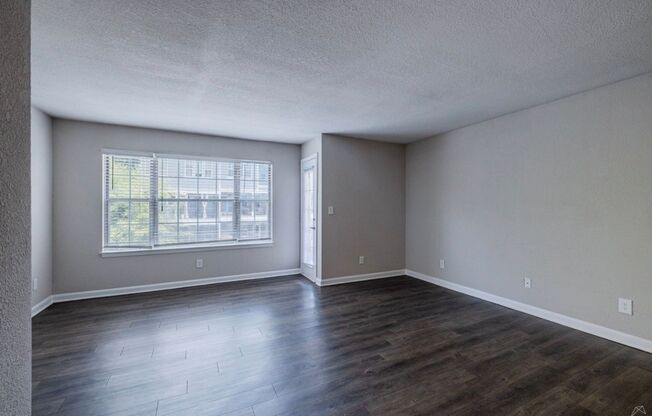 1 bed, 1 bath, 705 sqft, $1,375, Unit 2032