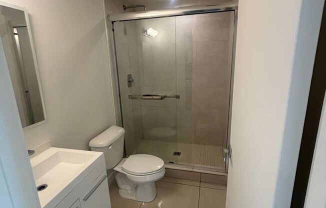 2 beds, 1 bath, 550 sqft, $1,995, Unit 829-210