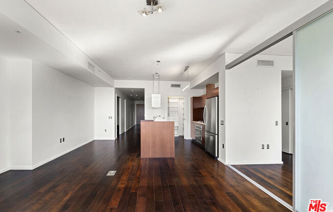 1 bed, 1.5 baths, 1,120 sqft, $4,000, Unit 1103