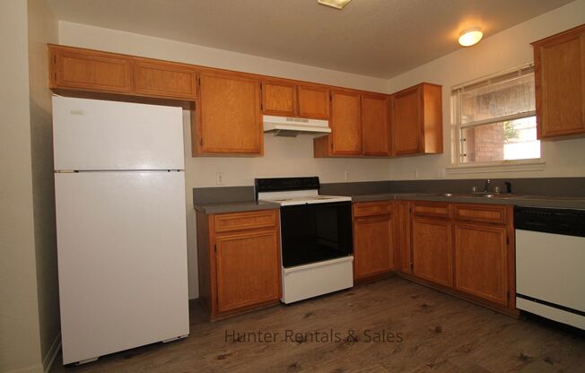 2 beds, 2 baths, $1,025, Unit Unit A