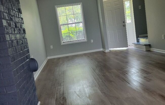 1 bed, 1 bath, 1,100 sqft, $1,095