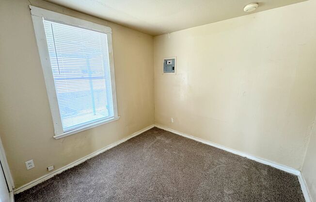 2 beds, 1 bath, $700