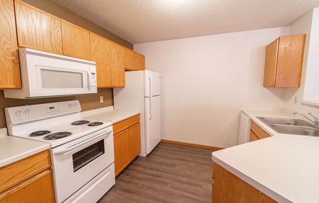 2 beds, 1 bath, 935 sqft, $1,315, Unit 3710235