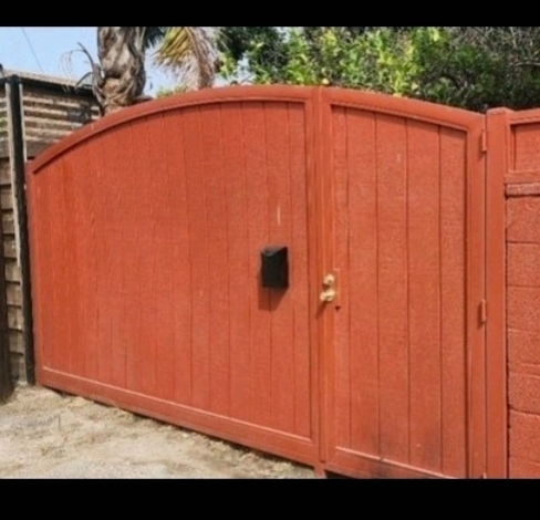 713 1/2 N MARIPOSA ST