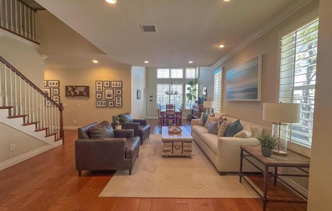 31 CRESTVIEW DR
