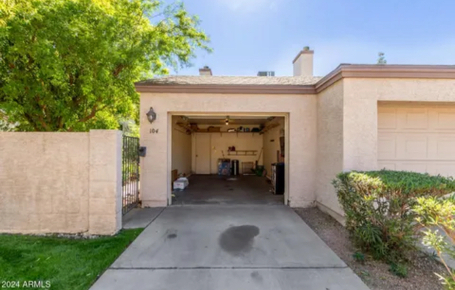 3211 E LAVEY LN