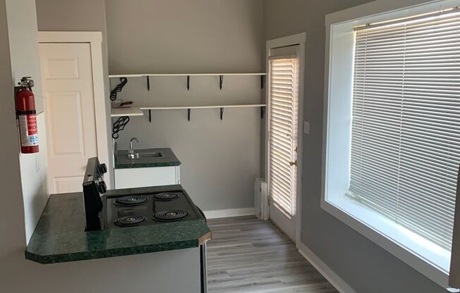 1 bed, 1 bath, $1,010, Unit 211 S. Lincoln St