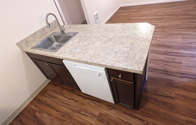 2 beds, 1 bath, 750 sqft, $1,195, Unit 20