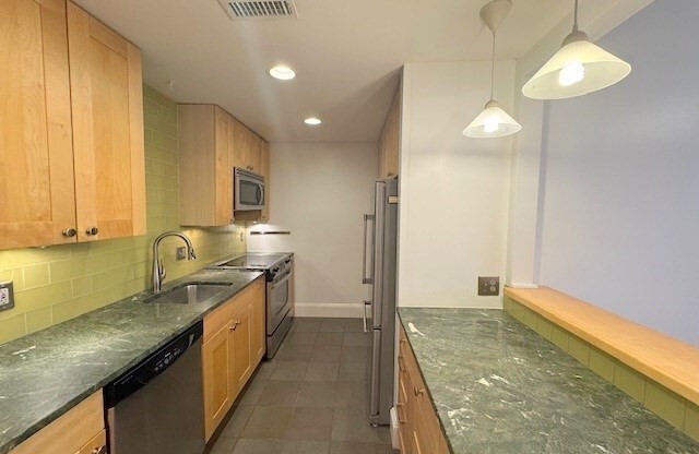 683 MASSACHUSETTS AVE