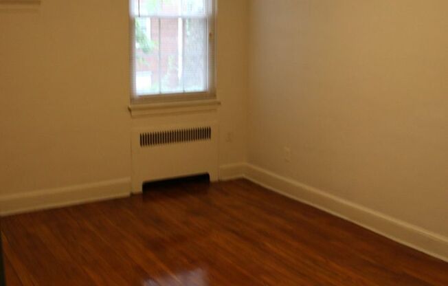 1 bed, 1 bath, 706 sqft, $1,695, Unit 400 #11