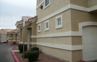 2 beds, 2 baths, $1,549, Unit # 2040