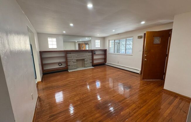 Beautiful Ranch House in Morningside!