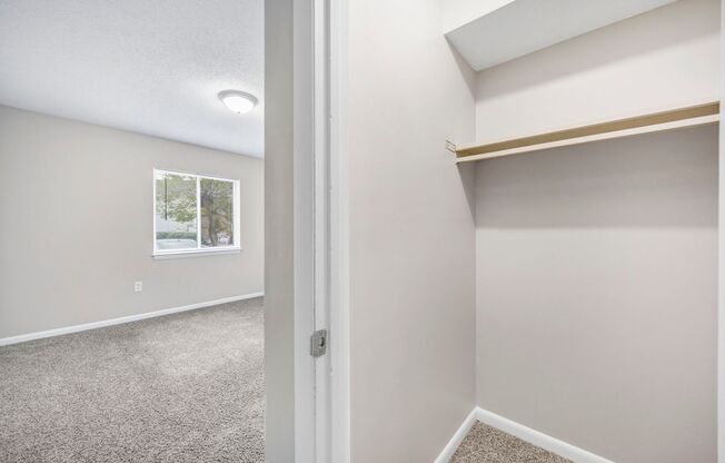 2 beds, 1.5 baths, 850 sqft, $1,095, Unit E15