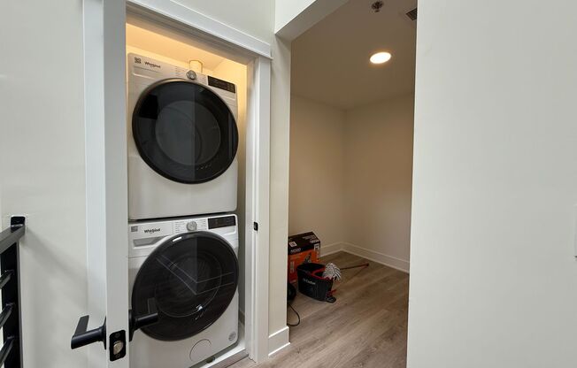 2 beds, 2 baths, 1,000 sqft, $4,985, Unit 201