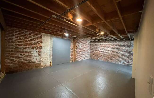 4001 SAN LEANDRO ST