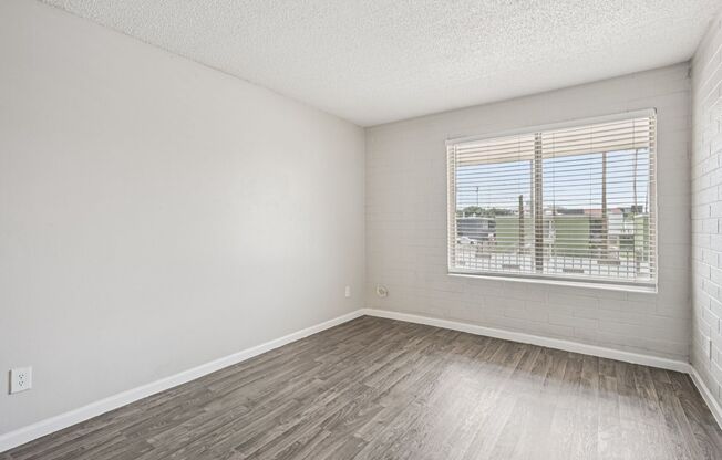 1 bed, 1 bath, 820 sqft, $1,149, Unit E051