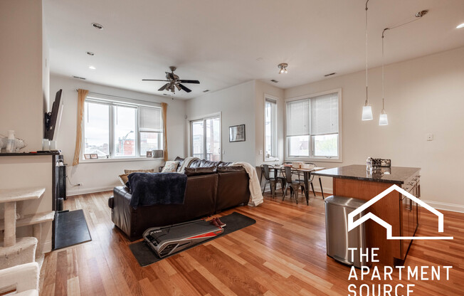 1354 W Augusta Blvd, Chicago IL 303