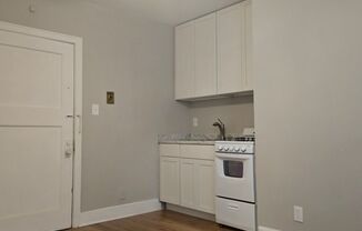 Lower East Side Milwaukee Studio and One bed Apartments- Flexible Lease Terms