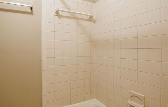 2 beds, 1.5 baths, 850 sqft, $1,650, Unit C3