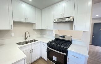 2 beds, 1 bath, 700 sqft, $2,350, Unit #549