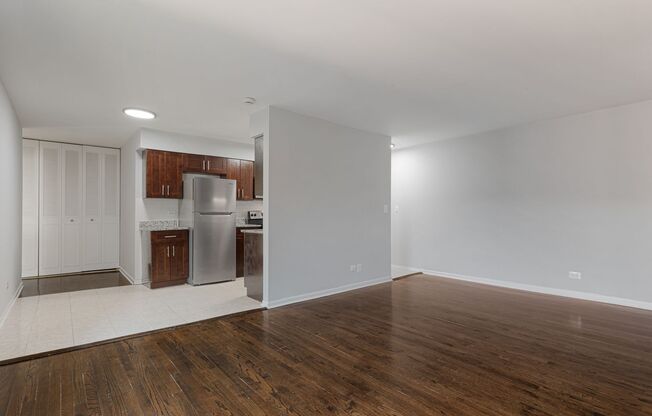 2 beds, 1.5 baths, 897 sqft, $2,100, Unit 202