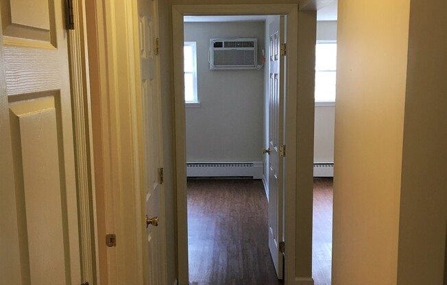 1 bed, 1 bath, 650 sqft, $795, Unit 940-06