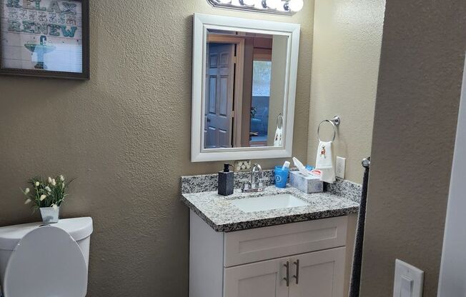 2 beds, 2 baths, $1,900, Unit Unit 1009