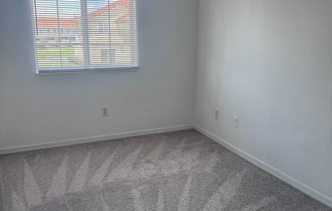 3 beds, 2.5 baths, $1,700